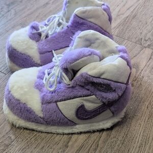 Nike Kids Plush Slippers in Purple and White